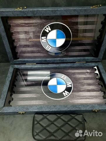 Подарочные нарды под стеклом «BMW» Подарочные нарды под стеклом «BMW»