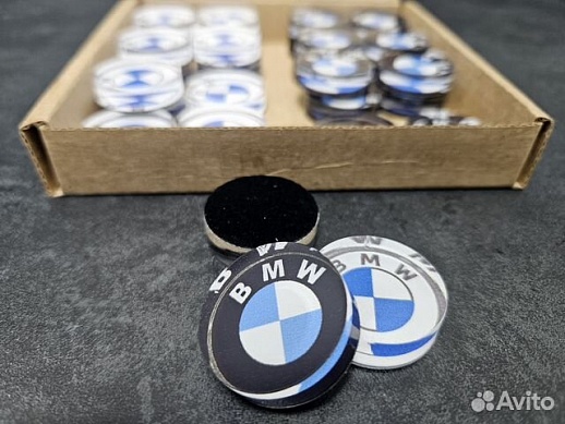 Подарочные нарды под стеклом «BMW M5 Ангельские глазки» Подарочные нарды под стеклом «BMW M5 Ангельские глазки»