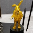 Новогодняя статуэтка "Деловой кролик" в золоте