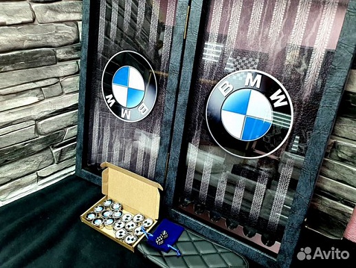Дорогие нарды под стеклом «BMW» Дорогие нарды под стеклом «BMW»