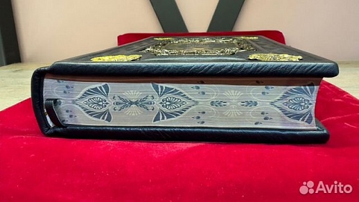 «Символы и награды российской державы» — подарочная книга по истории «Символы и награды российской державы» — подарочная книга по истории