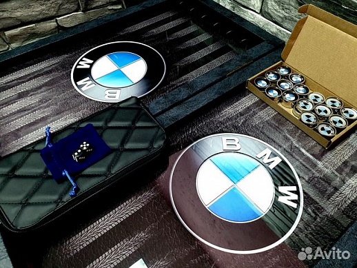 Дорогие нарды под стеклом «BMW» Дорогие нарды под стеклом «BMW»
