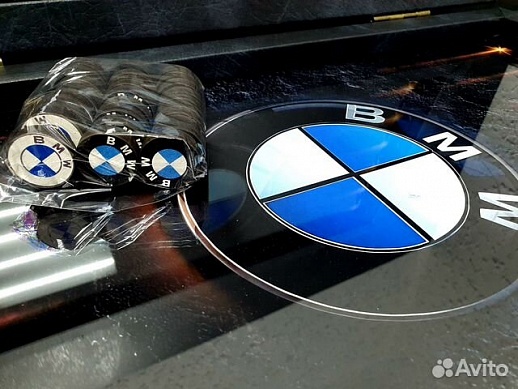 Эксклюзивные нарды под стеклом «BMW» Эксклюзивные нарды под стеклом «BMW»