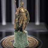 Бронзовая скульптурная композиция «Царь Петр I»