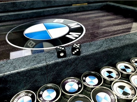 Подарочные нарды под стеклом «BMW» Подарочные нарды под стеклом «BMW»
